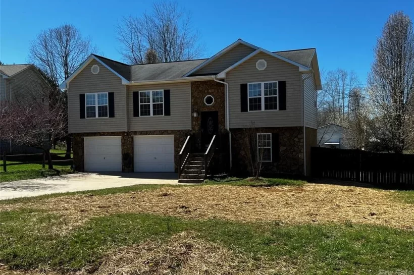 3354 Lilac Ln, Hudson, NC 28638